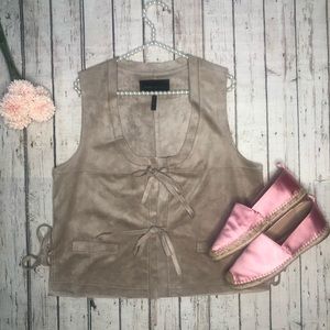 BCBG MAXAZRIA Tan Faux Suede Vest • Size Medium